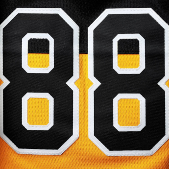 Boston Bruins spodenki dziecięce David Pastrňák #88 Pandemonium Name & Number